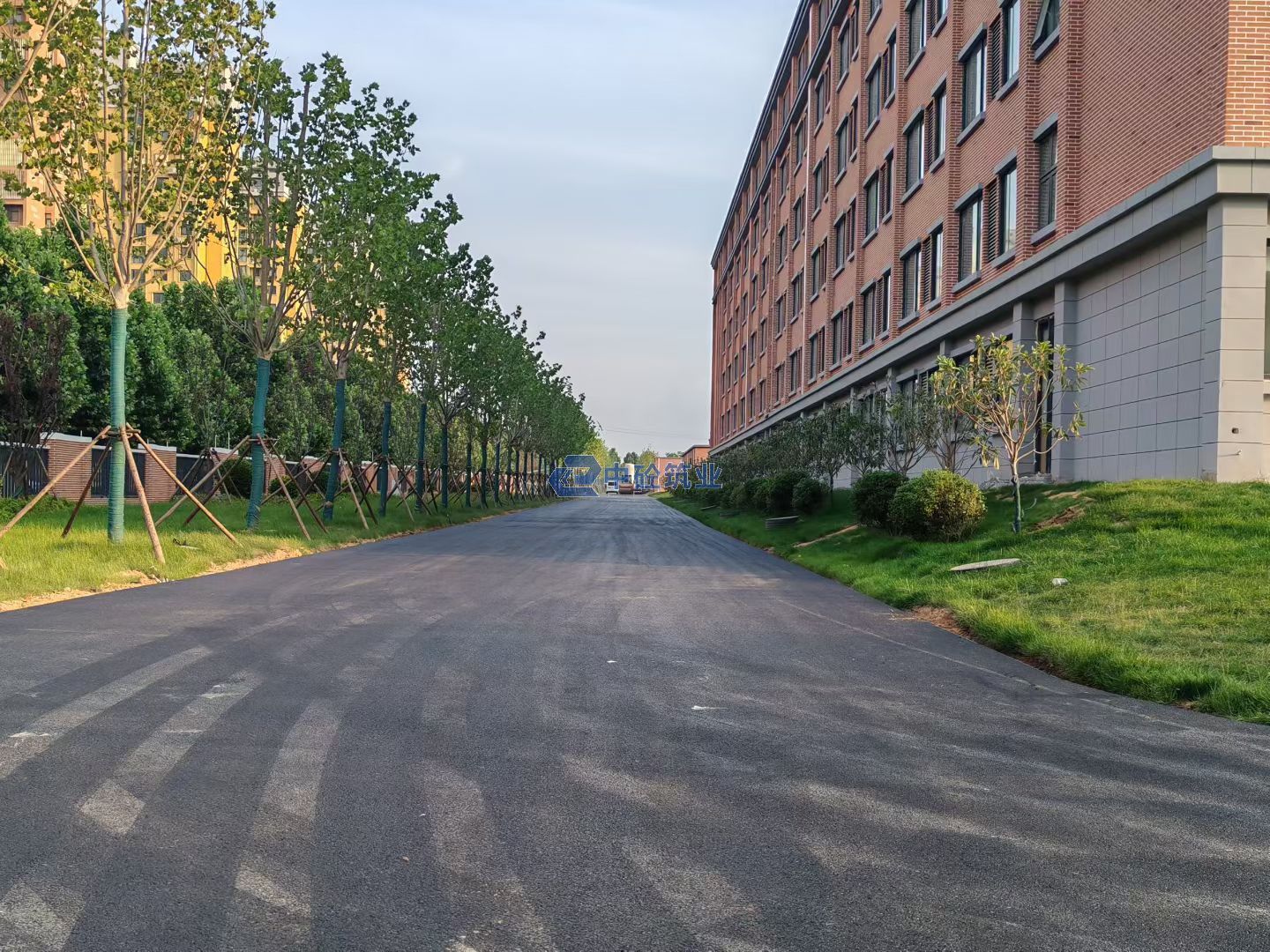 西安沥青路面施工全攻略——构筑城市道路的坚实基石(图2) image_1778890045866.jpg