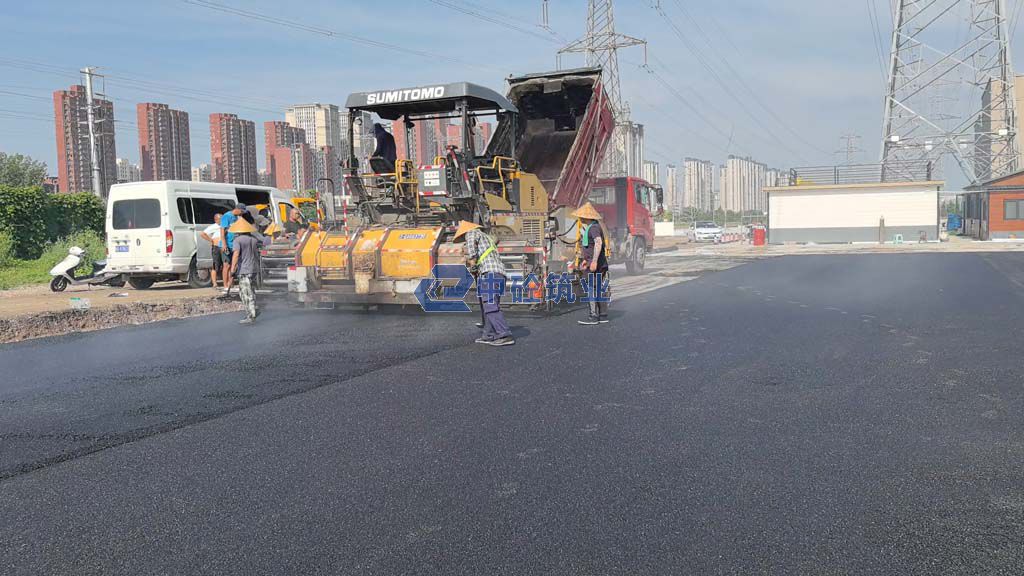 西安沥青路面冬季施工技术要点与防冻措施(图2) IMG_20251004_224628.jpg